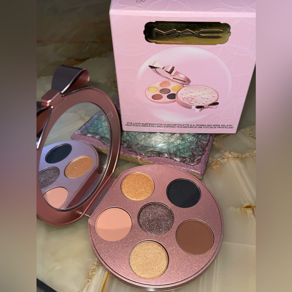 MAC HOLIDAY LIMITED EDITION 2022 6-PAN EYE SHADOW PALETTE 💄🥂